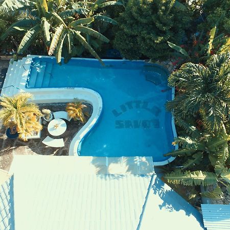 Little Savoy Guest House New รันอเวย์เบย์ ภายนอก รูปภาพ