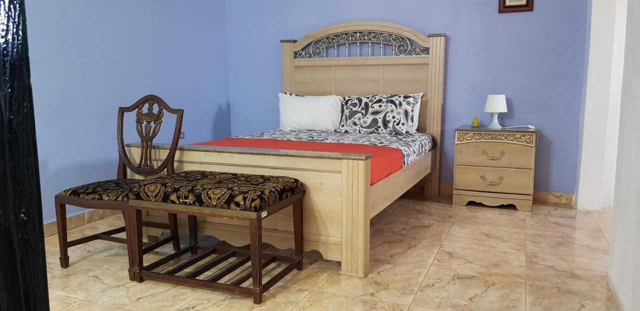 Little Savoy Guest House New รันอเวย์เบย์ ภายนอก รูปภาพ