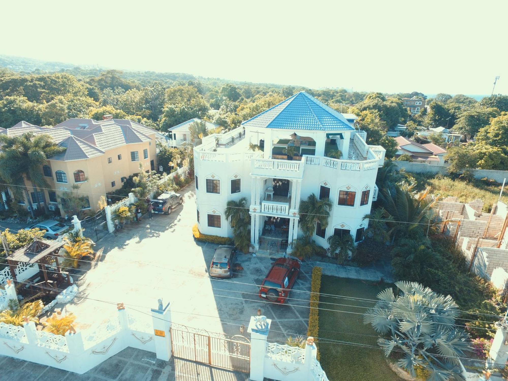 Little Savoy Guest House New รันอเวย์เบย์ ภายนอก รูปภาพ
