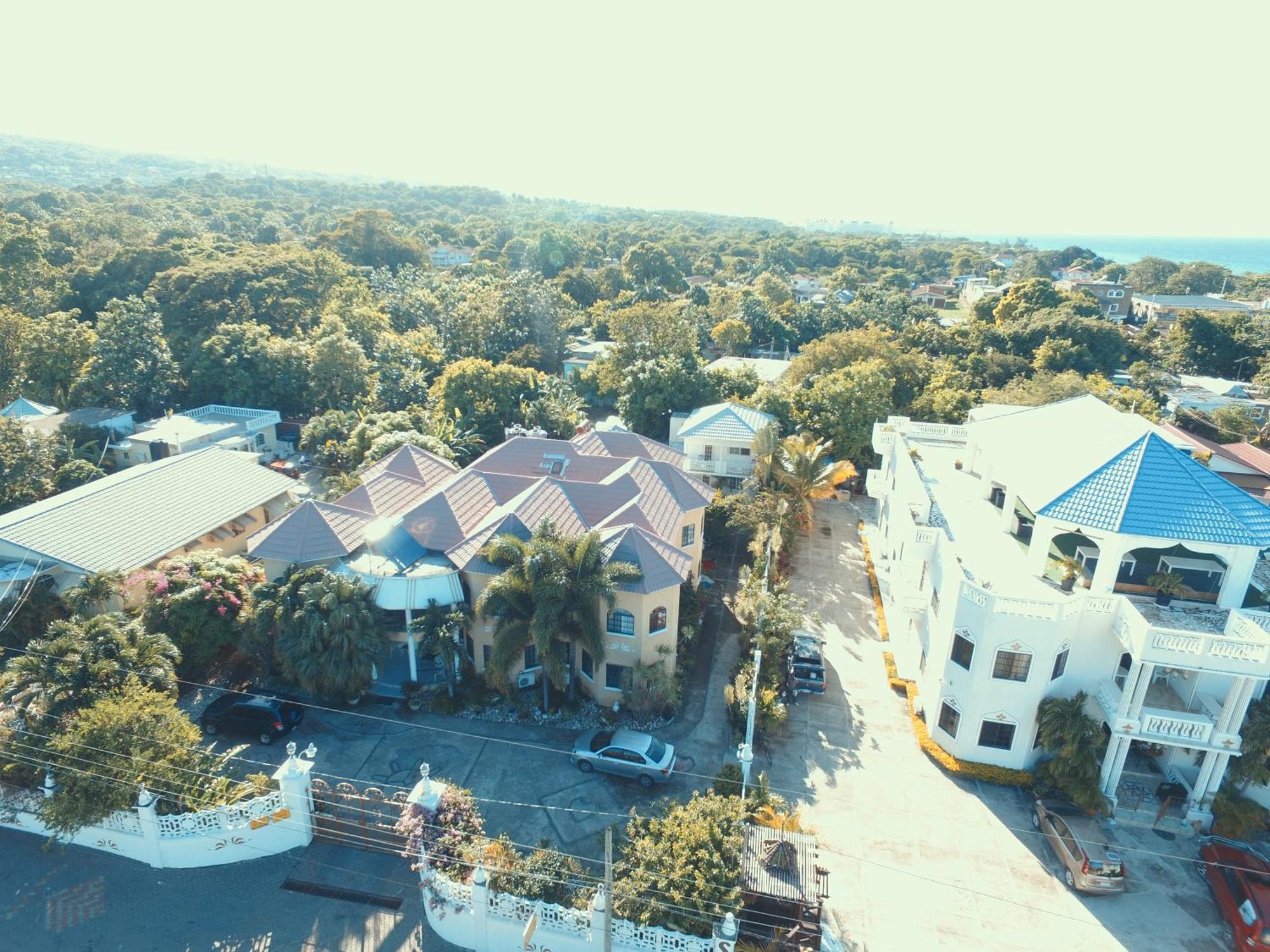 Little Savoy Guest House New รันอเวย์เบย์ ภายนอก รูปภาพ