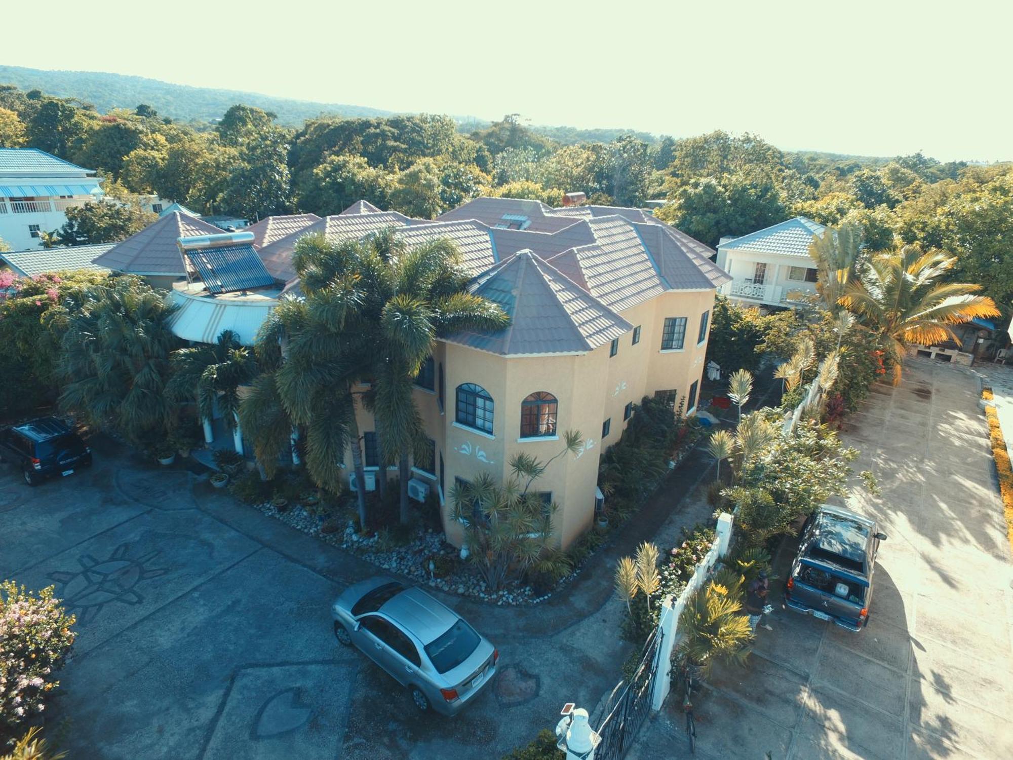 Little Savoy Guest House New รันอเวย์เบย์ ภายนอก รูปภาพ
