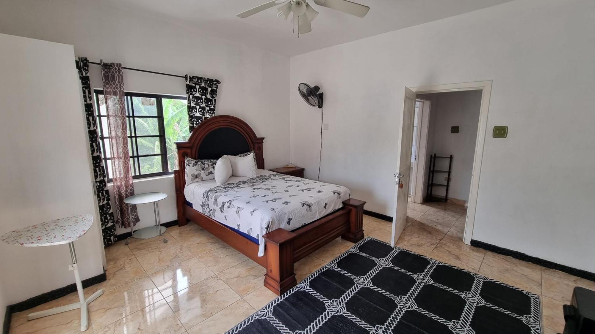 Little Savoy Guest House New รันอเวย์เบย์ ภายนอก รูปภาพ