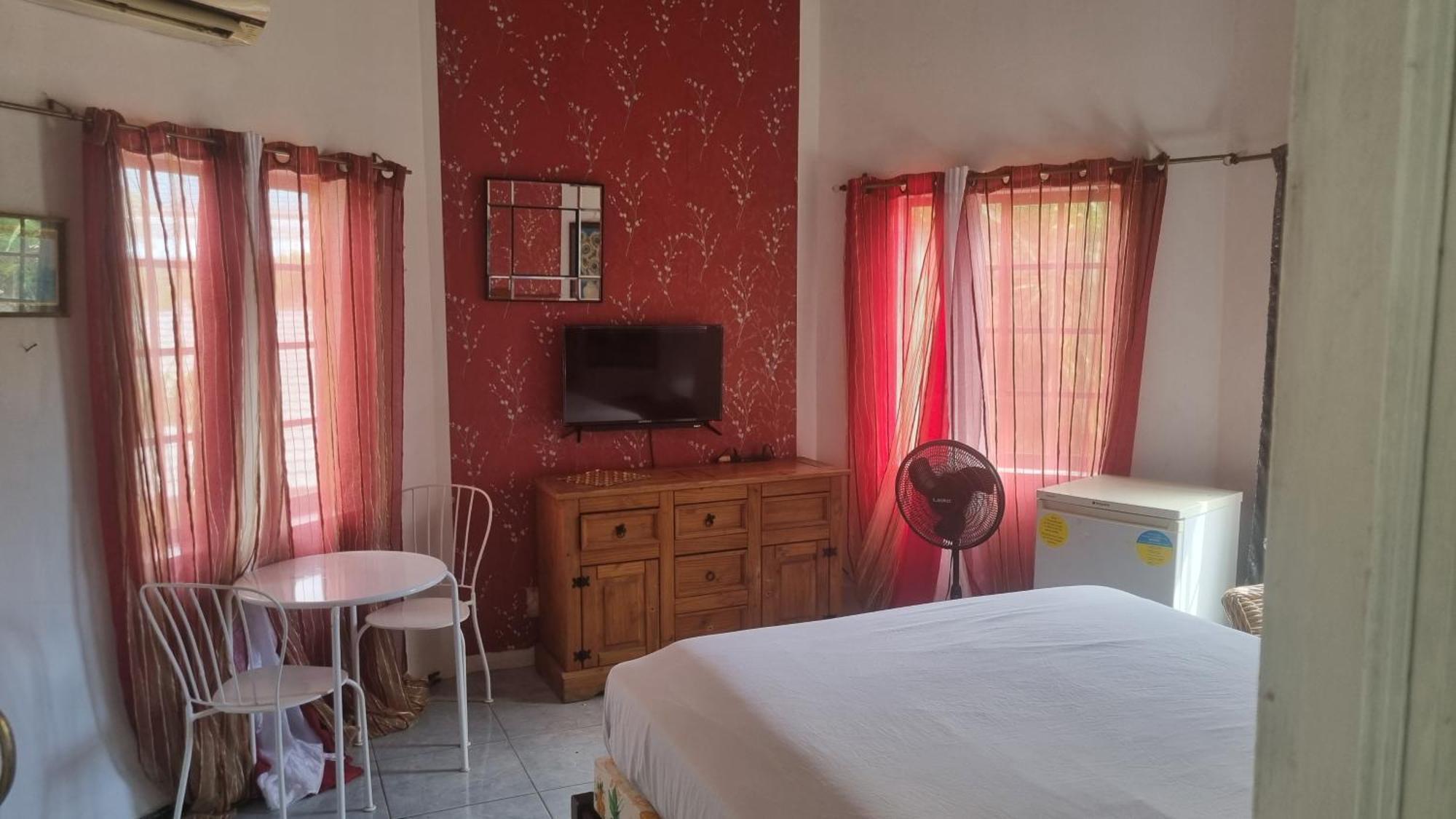 Little Savoy Guest House New รันอเวย์เบย์ ภายนอก รูปภาพ