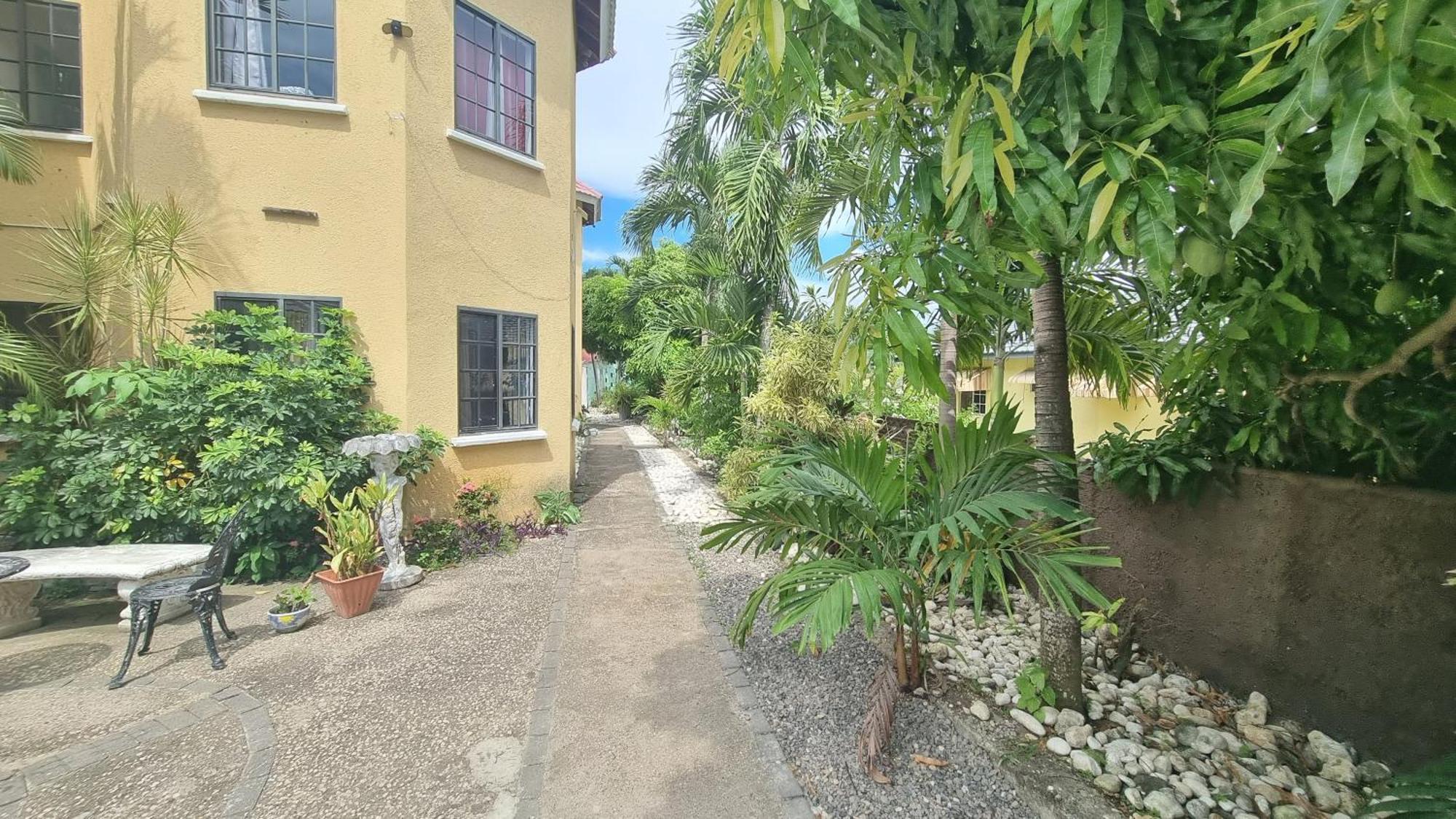 Little Savoy Guest House New รันอเวย์เบย์ ภายนอก รูปภาพ