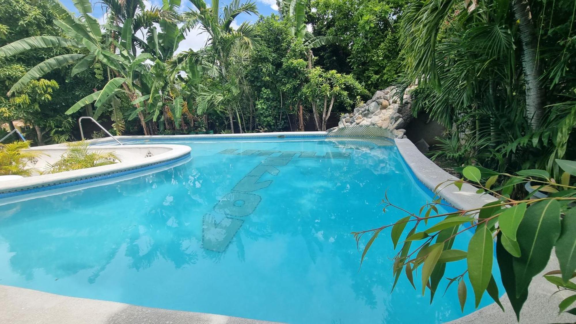 Little Savoy Guest House New รันอเวย์เบย์ ภายนอก รูปภาพ