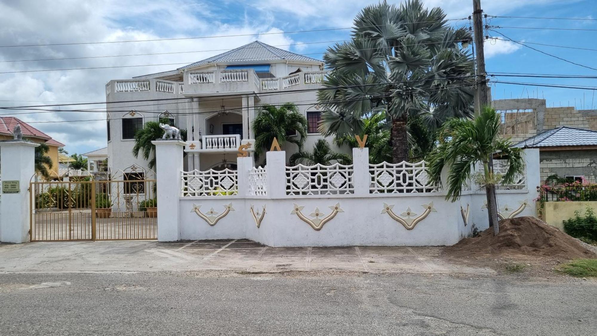 Little Savoy Guest House New รันอเวย์เบย์ ภายนอก รูปภาพ