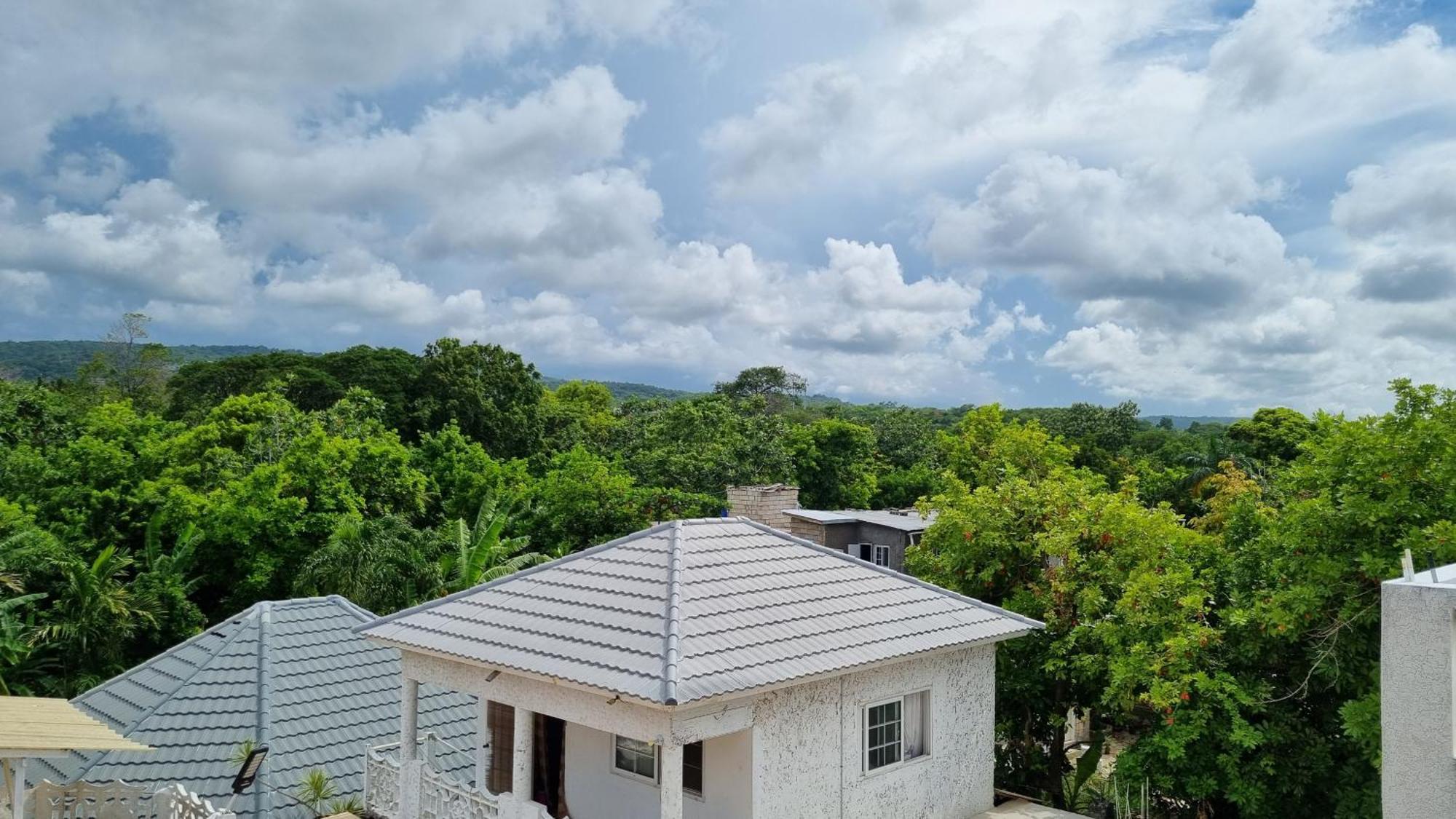 Little Savoy Guest House New รันอเวย์เบย์ ภายนอก รูปภาพ