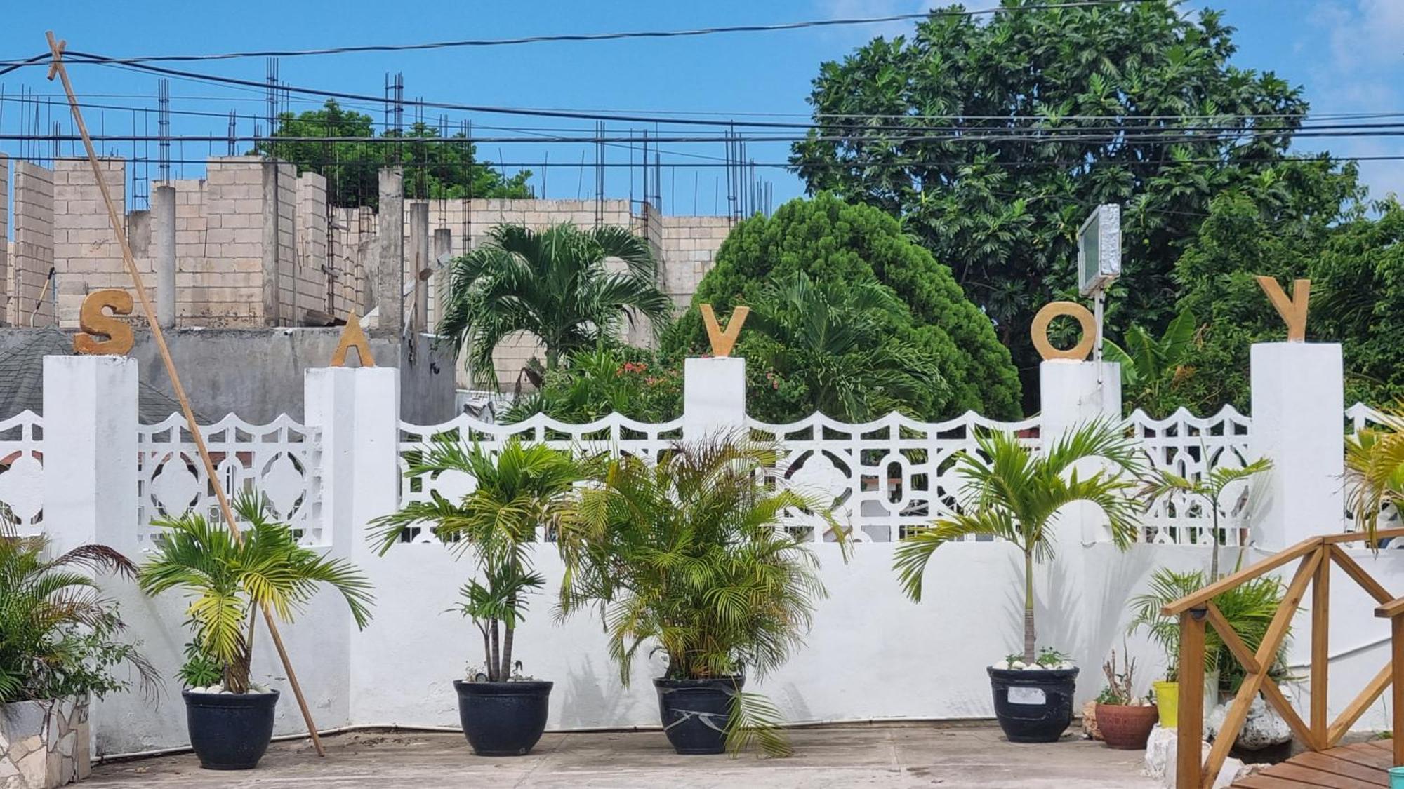 Little Savoy Guest House New รันอเวย์เบย์ ภายนอก รูปภาพ