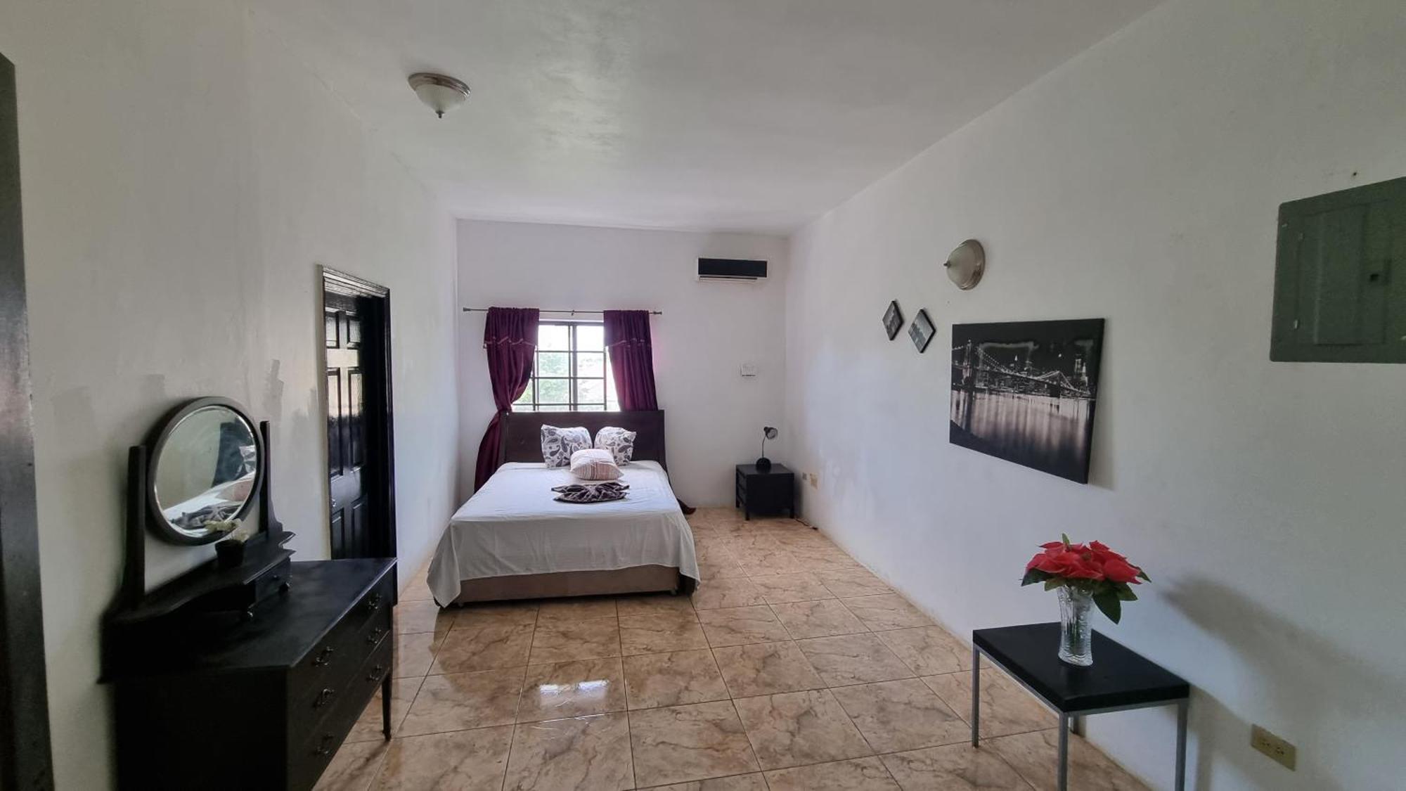 Little Savoy Guest House New รันอเวย์เบย์ ภายนอก รูปภาพ