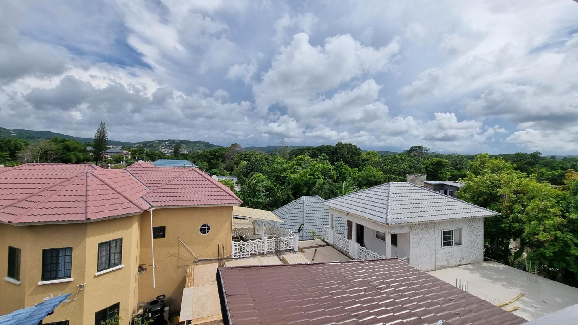 Little Savoy Guest House New รันอเวย์เบย์ ภายนอก รูปภาพ